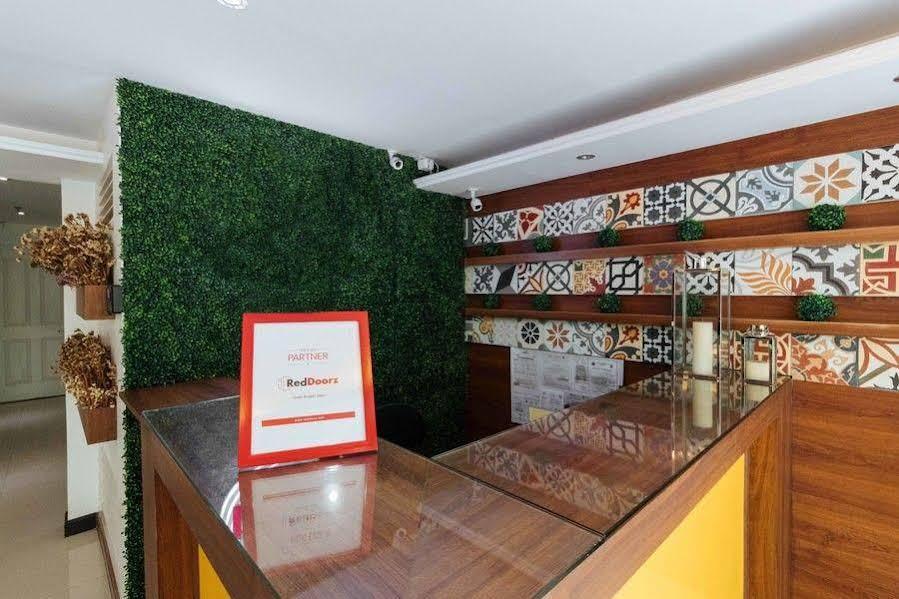 Reddoorz Plus @ Poblacion Makati Makati City Екстериор снимка