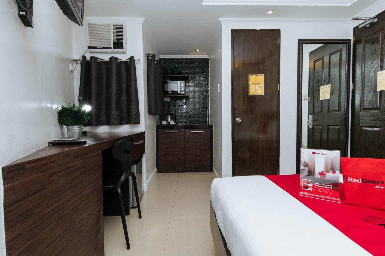 Reddoorz Plus @ Poblacion Makati Makati City Екстериор снимка